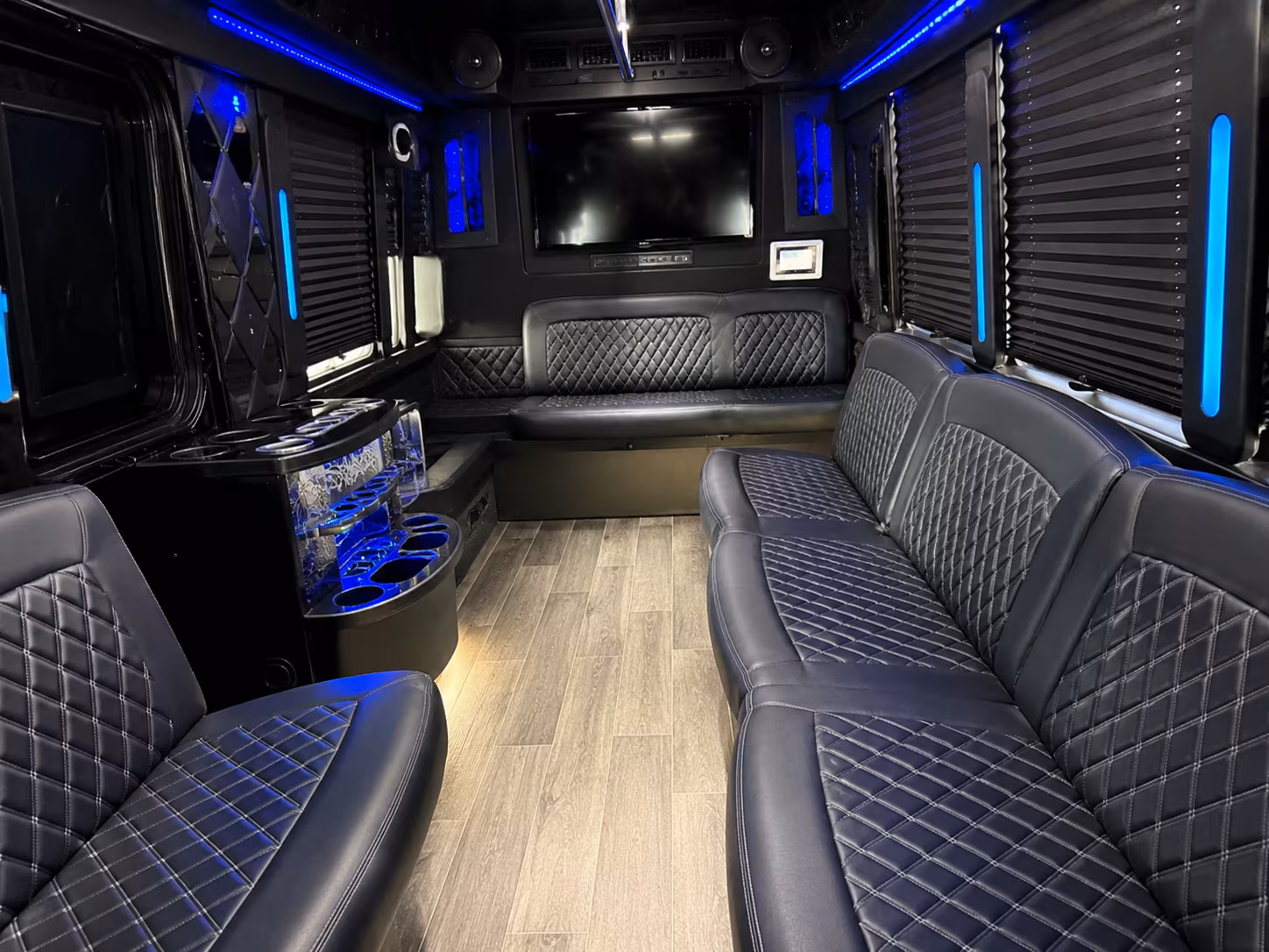 why rent using lawtonminibuscompany com 2
